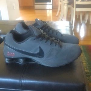 Nike Shox - Gift- Worn 3x-like new, Very nice shoe, just not my style. Orig $150
